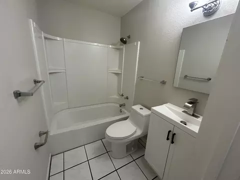 Bath - 837 E Alice Ave, Phoenix, AZ 85020 photo 1 of 2
