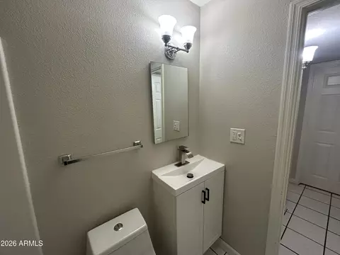 Bath - 837 E Alice Ave, Phoenix, AZ 85020 photo 2 of 2