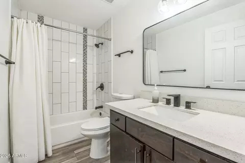 Bath - 2217 E Sheridan St, Phoenix, AZ 85006 photo 1 of 3