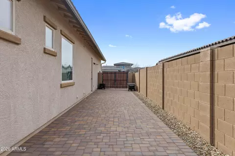Exterior - 1978 E Indian Wells Dr, Gilbert, AZ 85298 photo 5 of 8