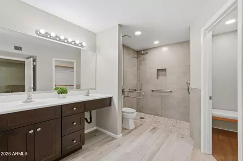 639 S 77th St, Mesa, AZ 85208