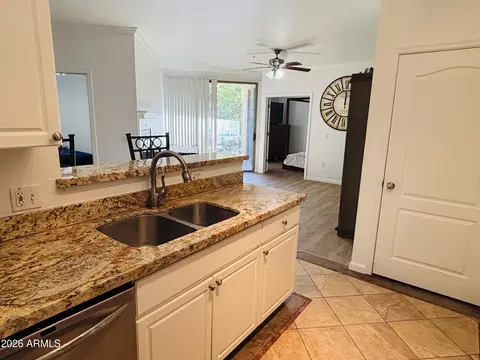 Kitchen - 1701 E Colter St #337, Phoenix, AZ 85016 photo 2 of 2