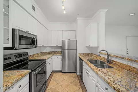 Kitchen - 1701 E Colter St #337, Phoenix, AZ 85016 photo 2 of 3