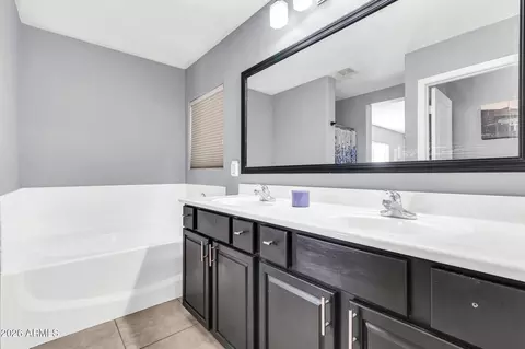Bath - 2879 S Key Biscayne Dr, Gilbert, AZ 85295 photo 2 of 3