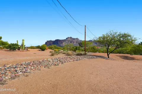 Exterior - 710 S Muleshoe Rd S, Apache Junction, AZ 85119 photo 3 of 11