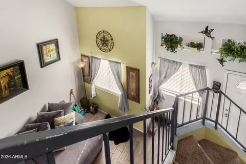 Entry Way - 406 E Pecan Rd, Phoenix, AZ 85040 photo 2 of 2