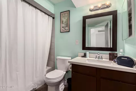 Bath - 406 E Pecan Rd, Phoenix, AZ 85040 photo 2 of 2