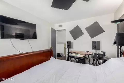 Bedroom - 406 E Pecan Rd, Phoenix, AZ 85040 photo 4 of 5