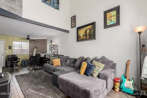 Living - 406 E Pecan Rd, Phoenix, AZ 85040 photo 4 of 6