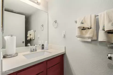 Bath - 406 E Pecan Rd, Phoenix, AZ 85040 photo 1 of 2