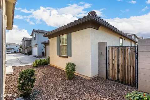 Exterior - 4050 E Ranch Rd, Gilbert, AZ 85296 photo 2 of 7