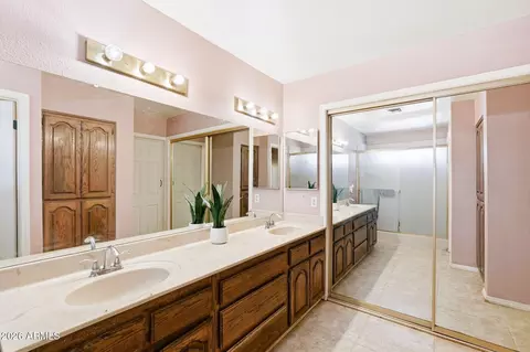 Bath - 2908 E Concho Ave, Mesa, AZ 85204 photo 1 of 2