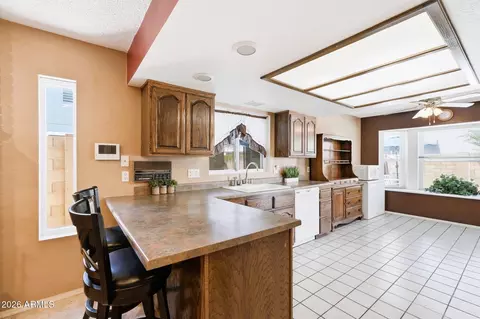 Kitchen - 2908 E Concho Ave, Mesa, AZ 85204 photo 3 of 5