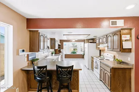 Kitchen - 2908 E Concho Ave, Mesa, AZ 85204 photo 2 of 5