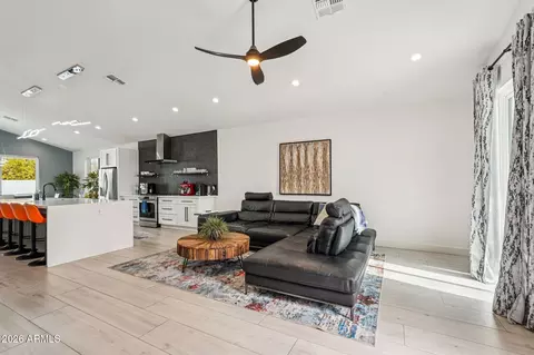 Living - 1434 E Weldon Ave, Phoenix, AZ 85014 photo 1 of 3