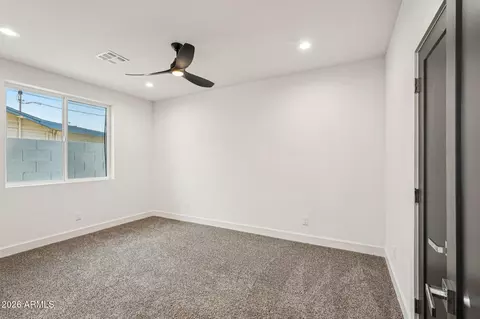 Bedroom - 1434 E Weldon Ave, Phoenix, AZ 85014 photo 6 of 6