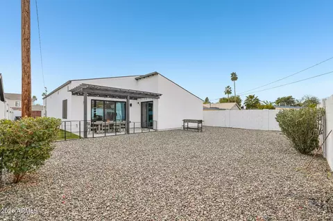 Exterior - 1434 E Weldon Ave, Phoenix, AZ 85014 photo 6 of 13