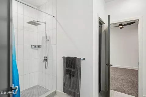 Bath - 1434 E Weldon Ave, Phoenix, AZ 85014 photo 5 of 6