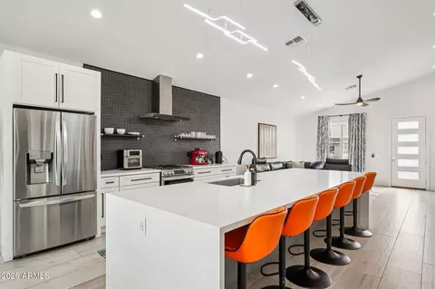 Kitchen - 1434 E Weldon Ave, Phoenix, AZ 85014 photo 3 of 4
