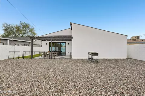 Exterior - 1434 E Weldon Ave, Phoenix, AZ 85014 photo 10 of 13