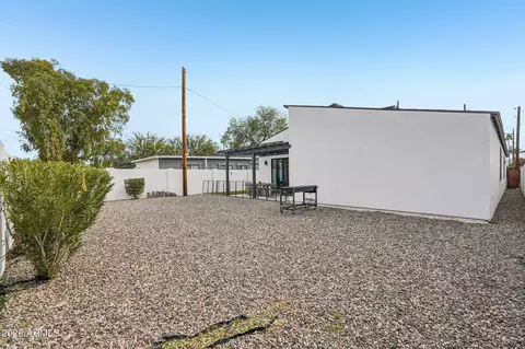 Exterior - 1434 E Weldon Ave, Phoenix, AZ 85014 photo 12 of 13