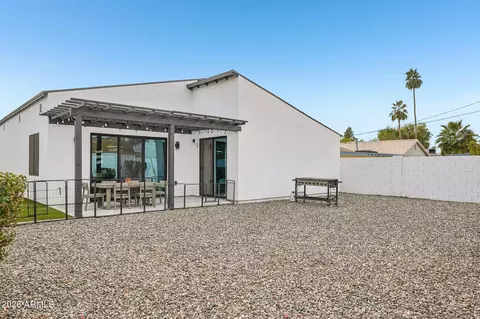 Exterior - 1434 E Weldon Ave, Phoenix, AZ 85014 photo 9 of 13