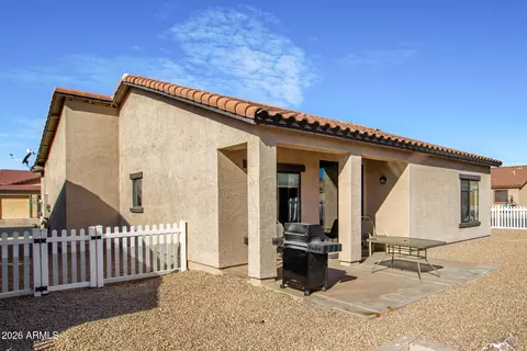 Exterior - 2101 S Meridian Rd #204, Apache Junction, AZ 85120 photo 4 of 8