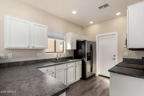 Kitchen - 2101 S Meridian Rd #204, Apache Junction, AZ 85120 photo 2 of 4