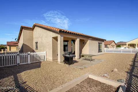 Exterior - 2101 S Meridian Rd #204, Apache Junction, AZ 85120 photo 5 of 8