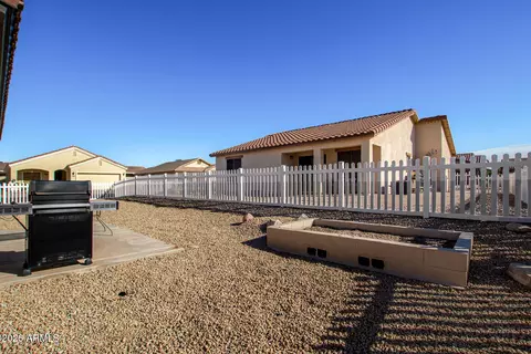 Exterior - 2101 S Meridian Rd #204, Apache Junction, AZ 85120 photo 3 of 8