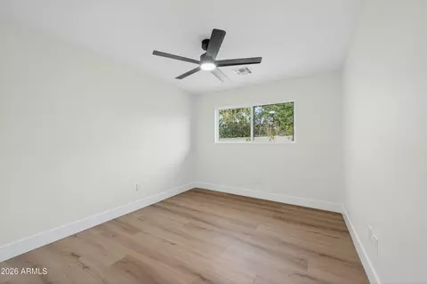 2432 W Saint Moritz Ln, Phoenix, AZ 85023 photo 8