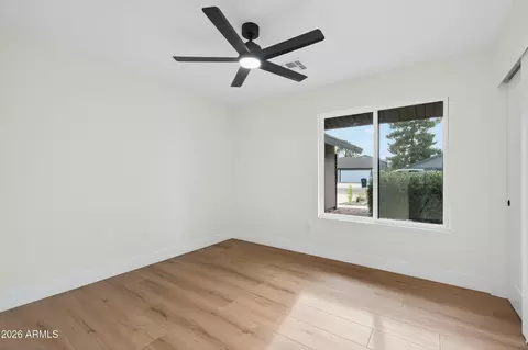 2432 W Saint Moritz Ln, Phoenix, AZ 85023 photo 10