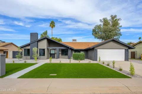 2432 W Saint Moritz Ln, Phoenix, AZ 85023