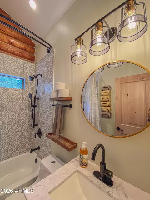 Bath - 6653 W Ridge Rd, Pine, AZ 85544 photo 3 of 4