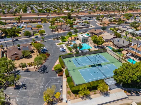 View/Area - 2011 W Nopal Ave, Mesa, AZ 85202 photo 8 of 15