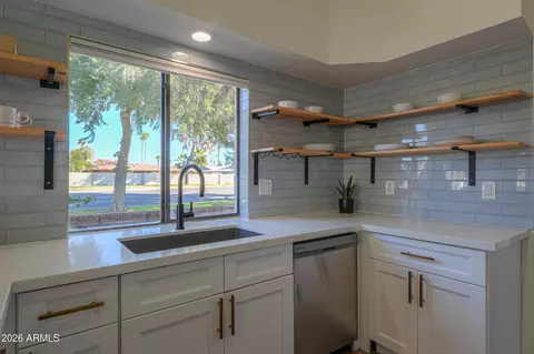 Kitchen - 2011 W Nopal Ave, Mesa, AZ 85202 photo 4 of 5
