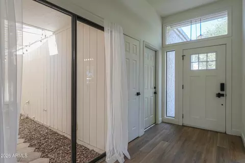 Entry Way - 2011 W Nopal Ave, Mesa, AZ 85202 photo 3 of 4