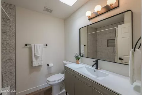Bath - 2011 W Nopal Ave, Mesa, AZ 85202 photo 5 of 5