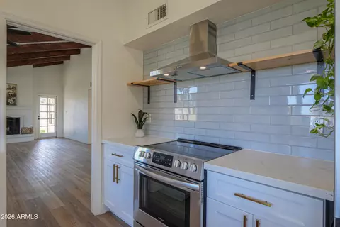 Kitchen - 2011 W Nopal Ave, Mesa, AZ 85202 photo 3 of 5