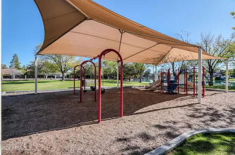 View/Area - 2011 W Nopal Ave, Mesa, AZ 85202 photo 3 of 15