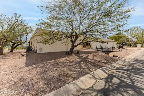Exterior - 4621 E Onyx Ave, Phoenix, AZ 85028 photo 3 of 13
