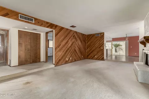 Living - 4621 E Onyx Ave, Phoenix, AZ 85028 photo 6 of 7