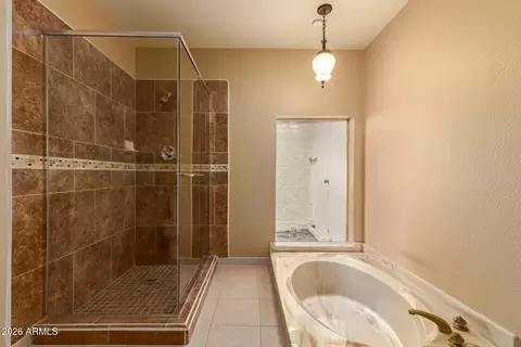 Bath - 4621 E Onyx Ave, Phoenix, AZ 85028 photo 3 of 5