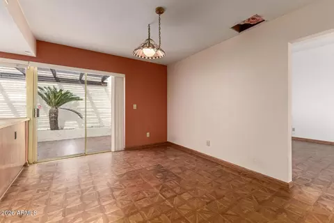 Dining - 4621 E Onyx Ave, Phoenix, AZ 85028 photo 2 of 2