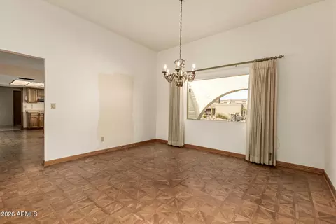 Dining - 4621 E Onyx Ave, Phoenix, AZ 85028 photo 1 of 2