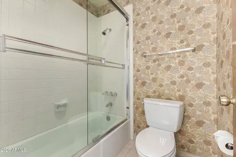Bath - 4621 E Onyx Ave, Phoenix, AZ 85028 photo 4 of 5