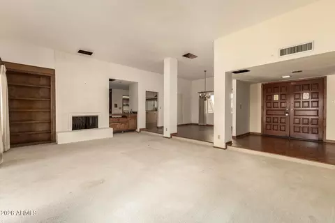 Living - 4621 E Onyx Ave, Phoenix, AZ 85028 photo 1 of 7