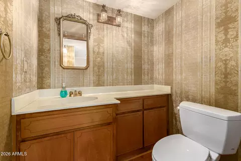 Bath - 4621 E Onyx Ave, Phoenix, AZ 85028 photo 1 of 5