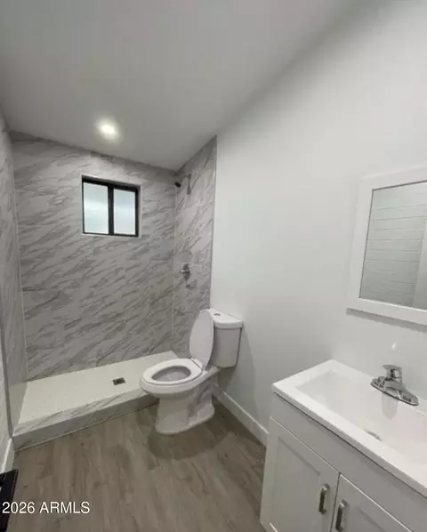 Bath - 1605 E Montebello Ave, Phoenix, AZ 85016 photo 1 of 1