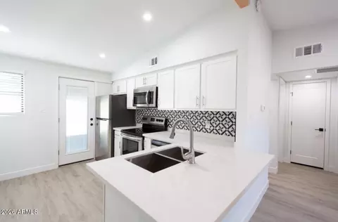 Kitchen - 1605 E Montebello Ave, Phoenix, AZ 85016 photo 2 of 2
